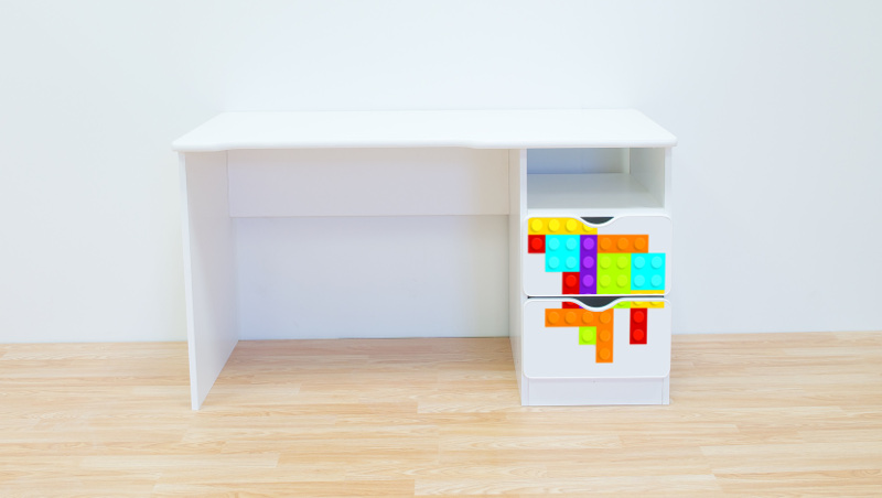 Becks písací stolík pravý Legokocka